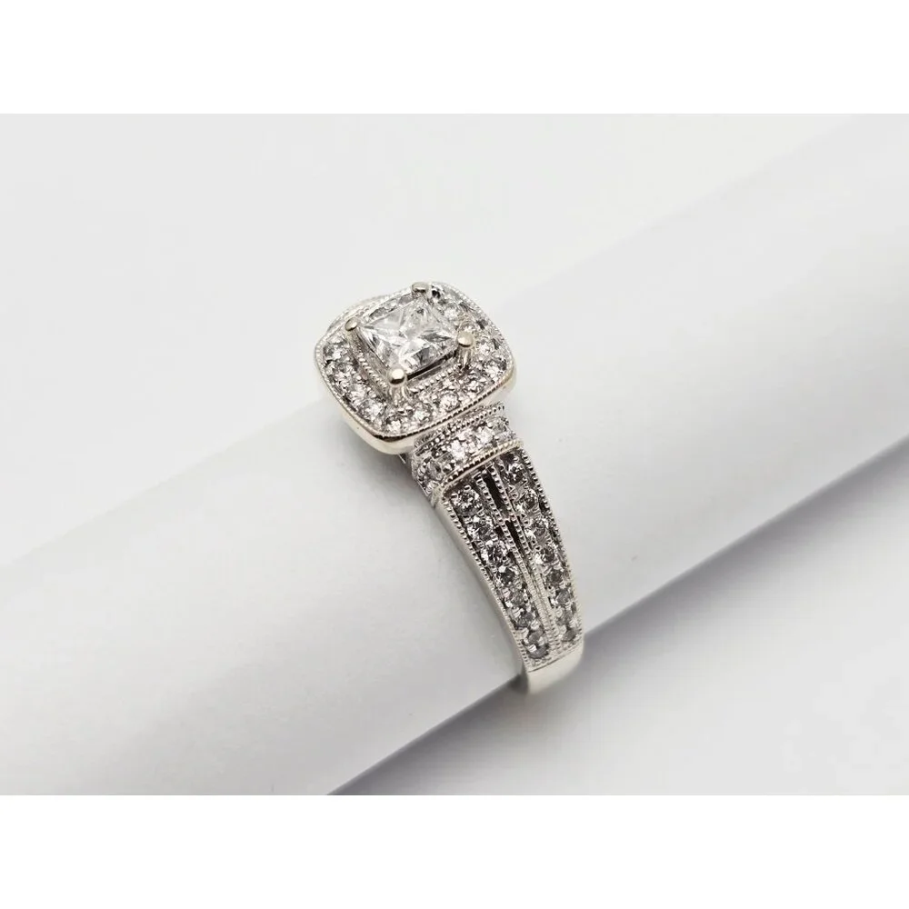 Elegant 14K Karat Solid White Gold Ladies Diamond Halo Engagement Ring Size 9.75